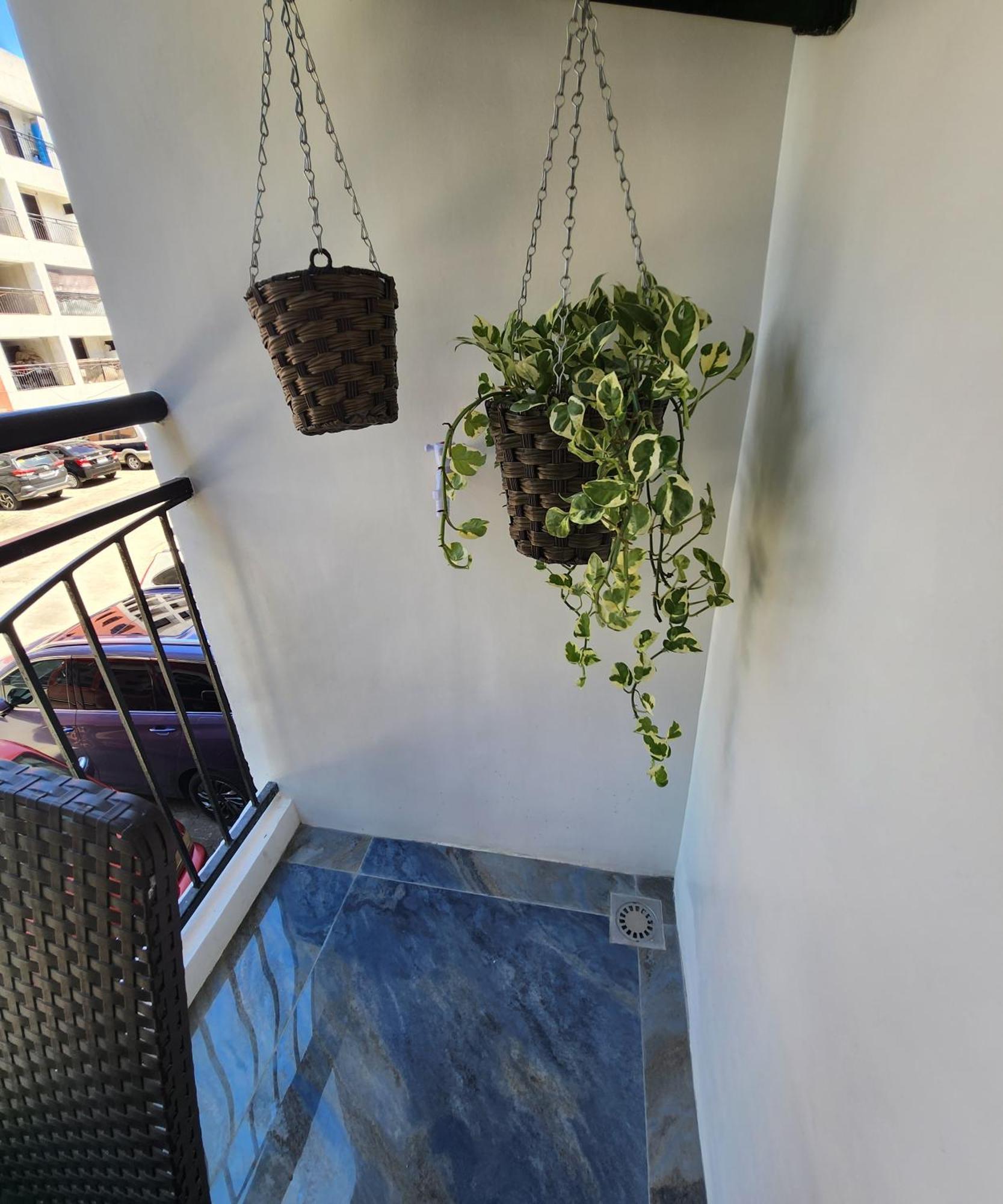 מקטאן Condo Azur Suites B207 Near Airport, Netflix, Stylish, Cozy With Swimming Pool מראה חיצוני תמונה