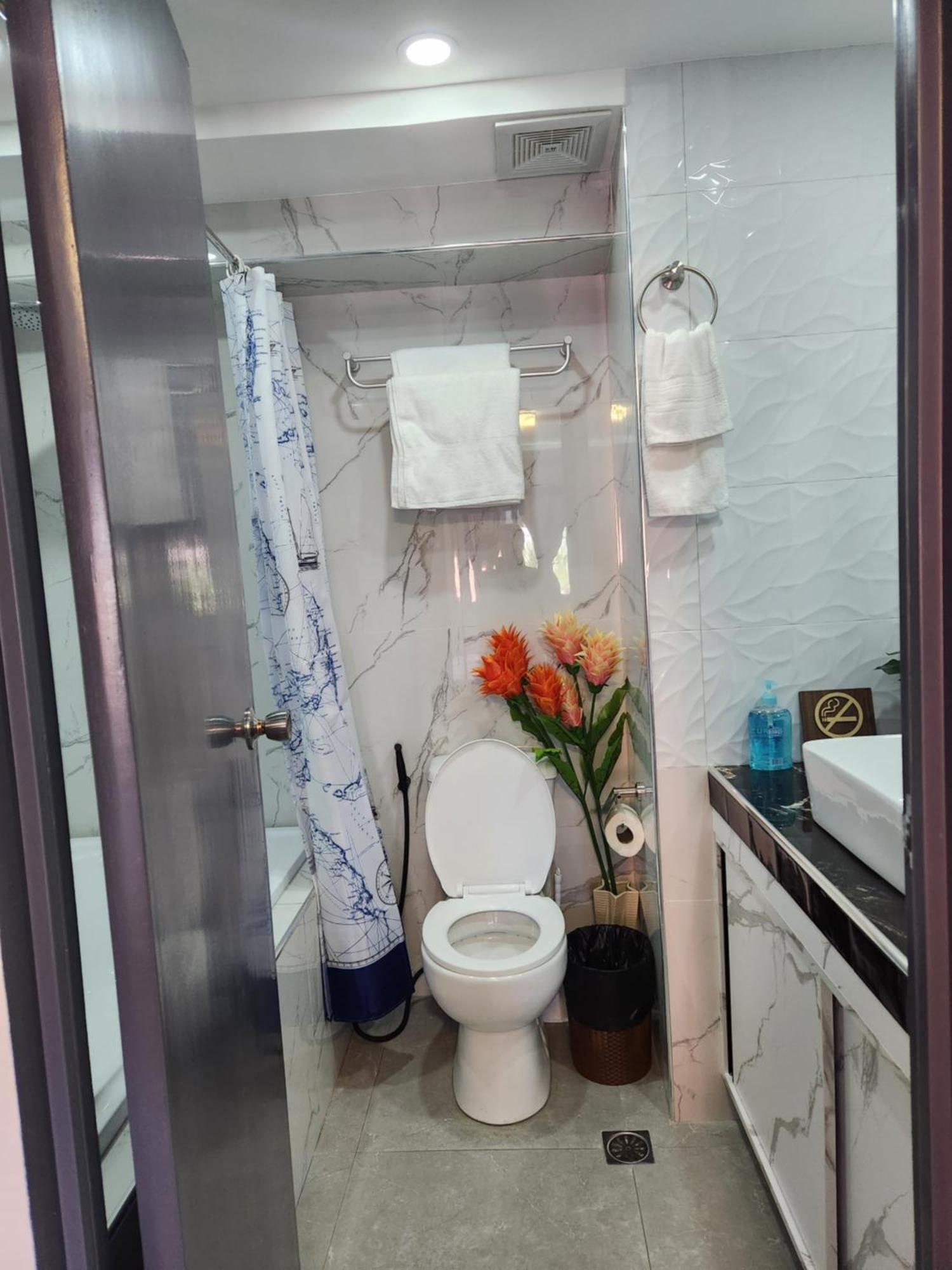 מקטאן Condo Azur Suites B207 Near Airport, Netflix, Stylish, Cozy With Swimming Pool מראה חיצוני תמונה