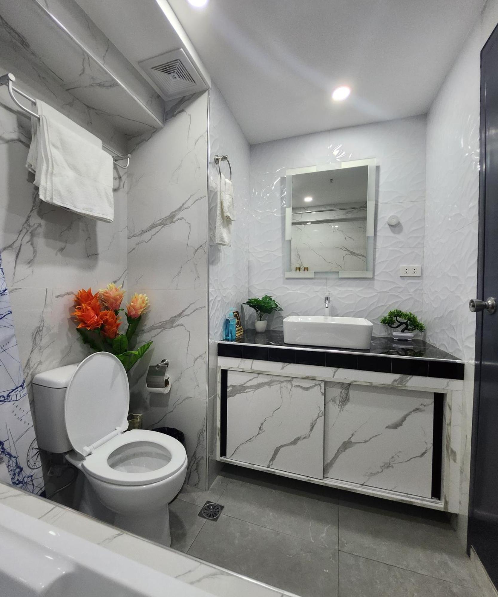 מקטאן Condo Azur Suites B207 Near Airport, Netflix, Stylish, Cozy With Swimming Pool מראה חיצוני תמונה